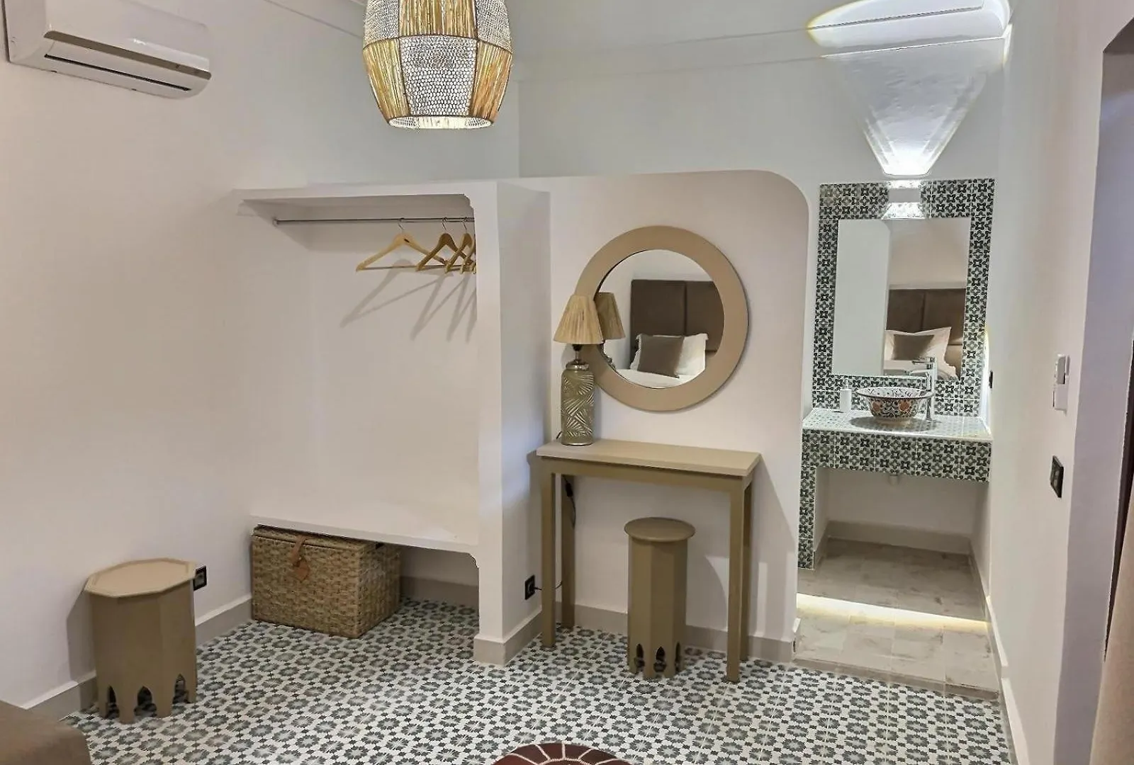 Holiday home Riad Privatise Jusqu A 10 Personnes Avec 5 Suites, Bassin Et Rooftop A Seulement 15 Minutes A Pied De La Celebre Place Jemaa El Fna Marrakesh Morocco
