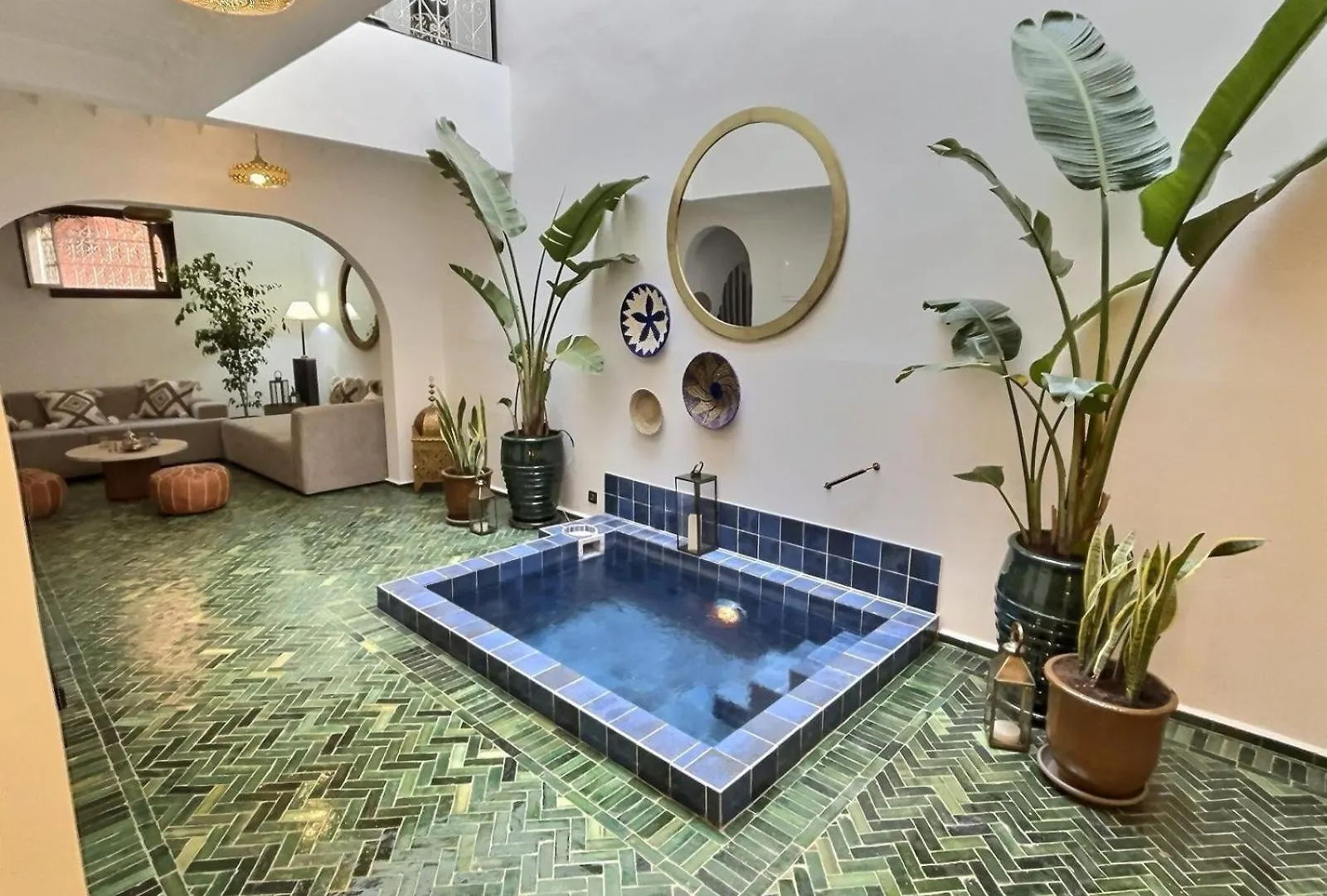 Holiday home Riad Privatise Jusqu A 10 Personnes Avec 5 Suites, Bassin Et Rooftop A Seulement 15 Minutes A Pied De La Celebre Place Jemaa El Fna Marrakesh