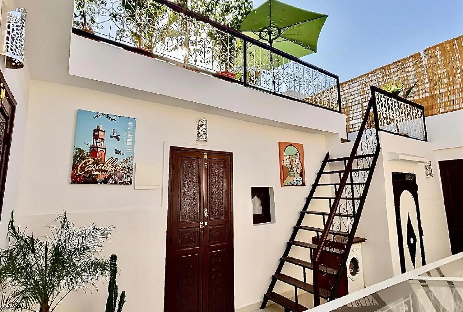 Holiday home Riad Privatise Jusqu A 10 Personnes Avec 5 Suites, Bassin Et Rooftop A Seulement 15 Minutes A Pied De La Celebre Place Jemaa El Fna Marrakesh Morocco