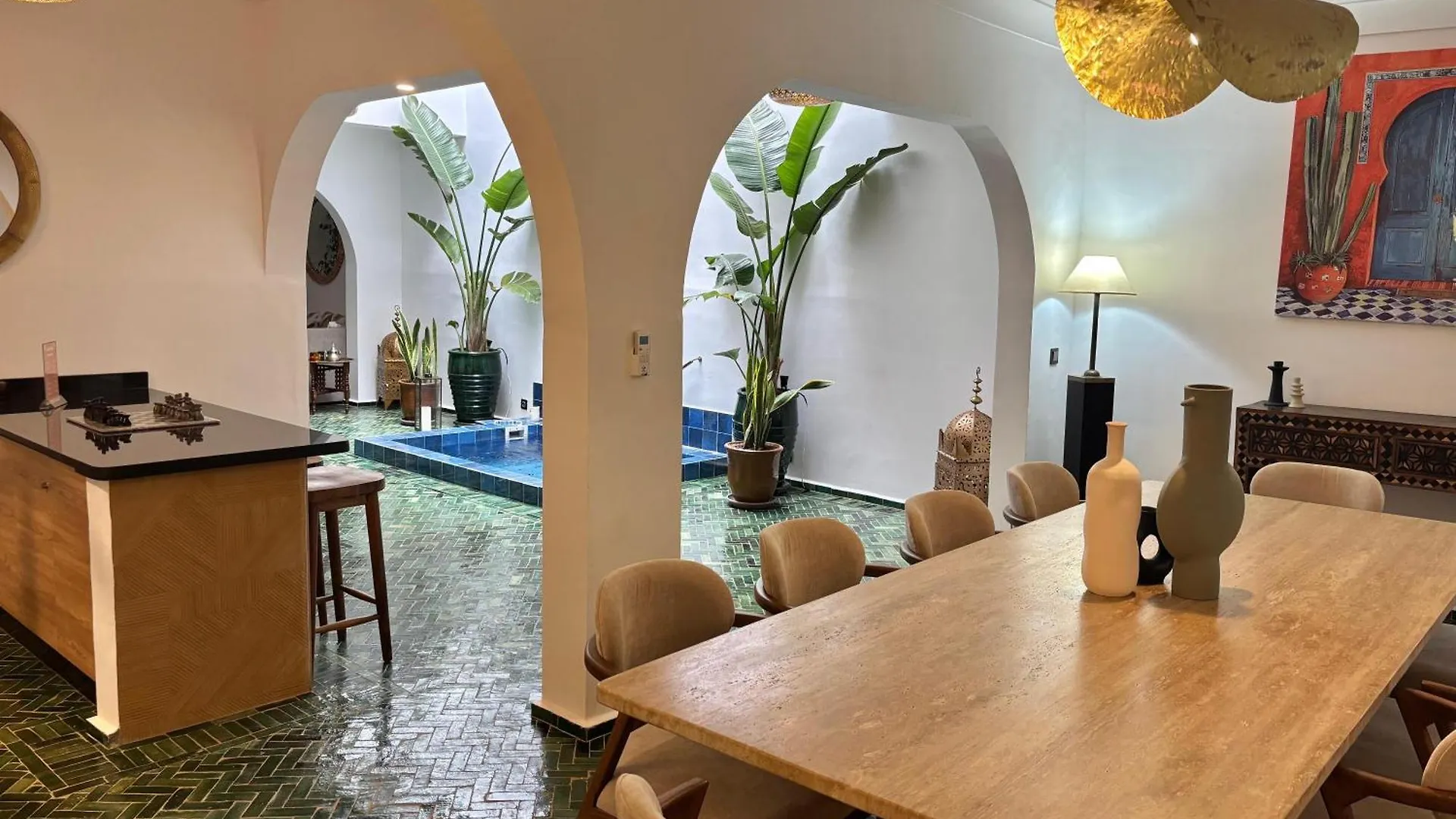 Riad Privatise Jusqu A 10 Personnes Avec 5 Suites, Bassin Et Rooftop A Seulement 15 Minutes A Pied De La Celebre Place Jemaa El Fna Marrakesh Morocco