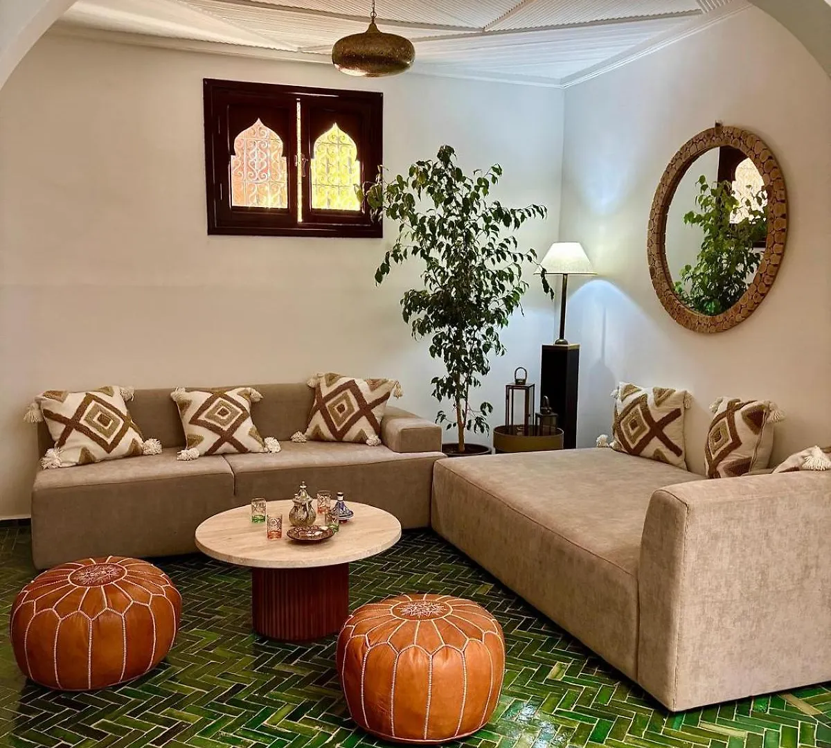 Riad Privatise Jusqu A 10 Personnes Avec 5 Suites, Bassin Et Rooftop A Seulement 15 Minutes A Pied De La Celebre Place Jemaa El Fna Marrakesh 0*,