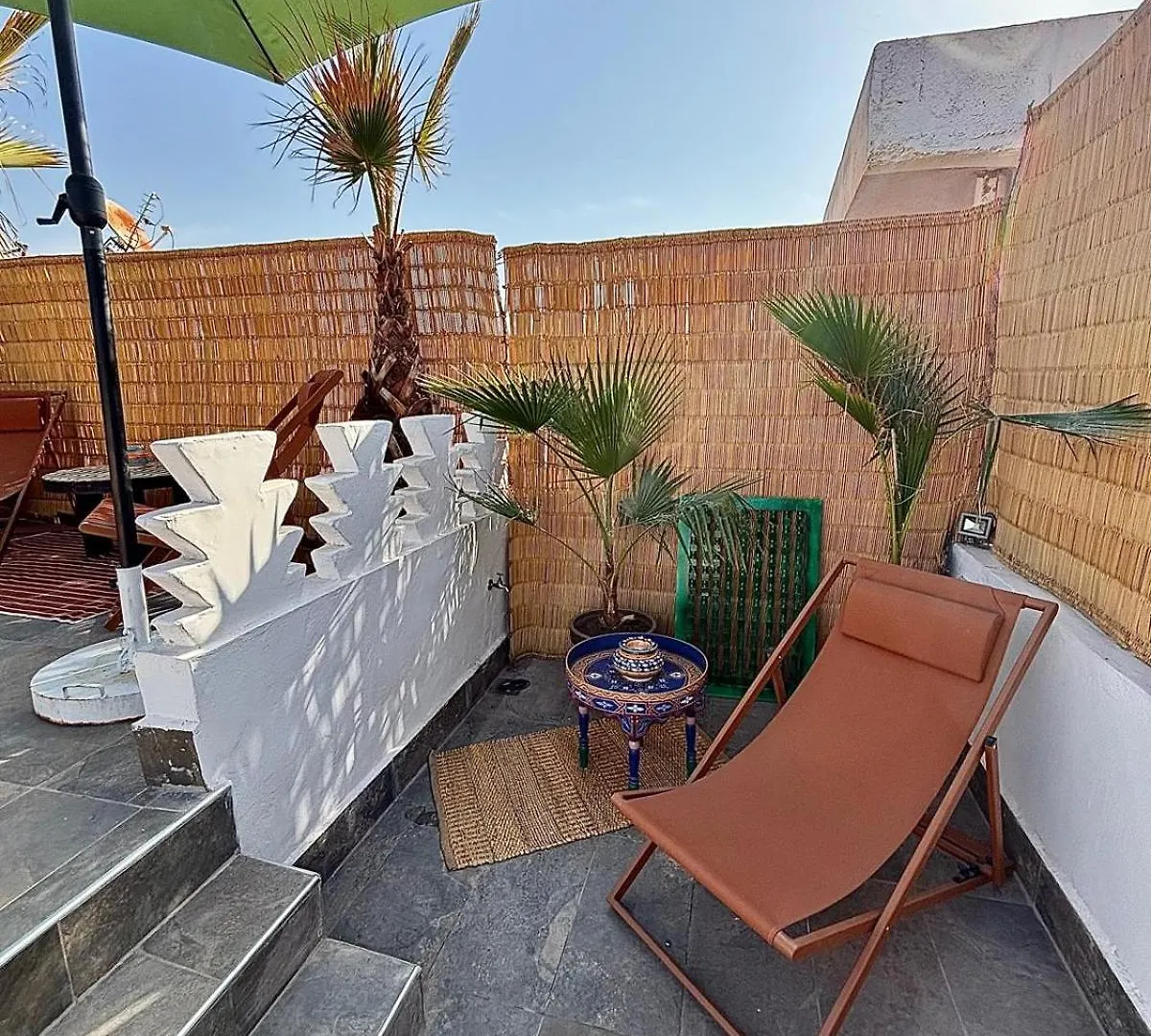 Riad Privatise Jusqu A 10 Personnes Avec 5 Suites, Bassin Et Rooftop A Seulement 15 Minutes A Pied De La Celebre Place Jemaa El Fna Marrakesh Morocco